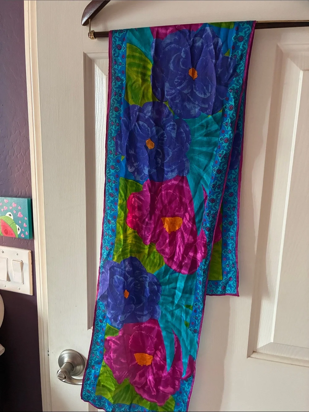 VTG LIZ CLAIBORNE SILK SCARF